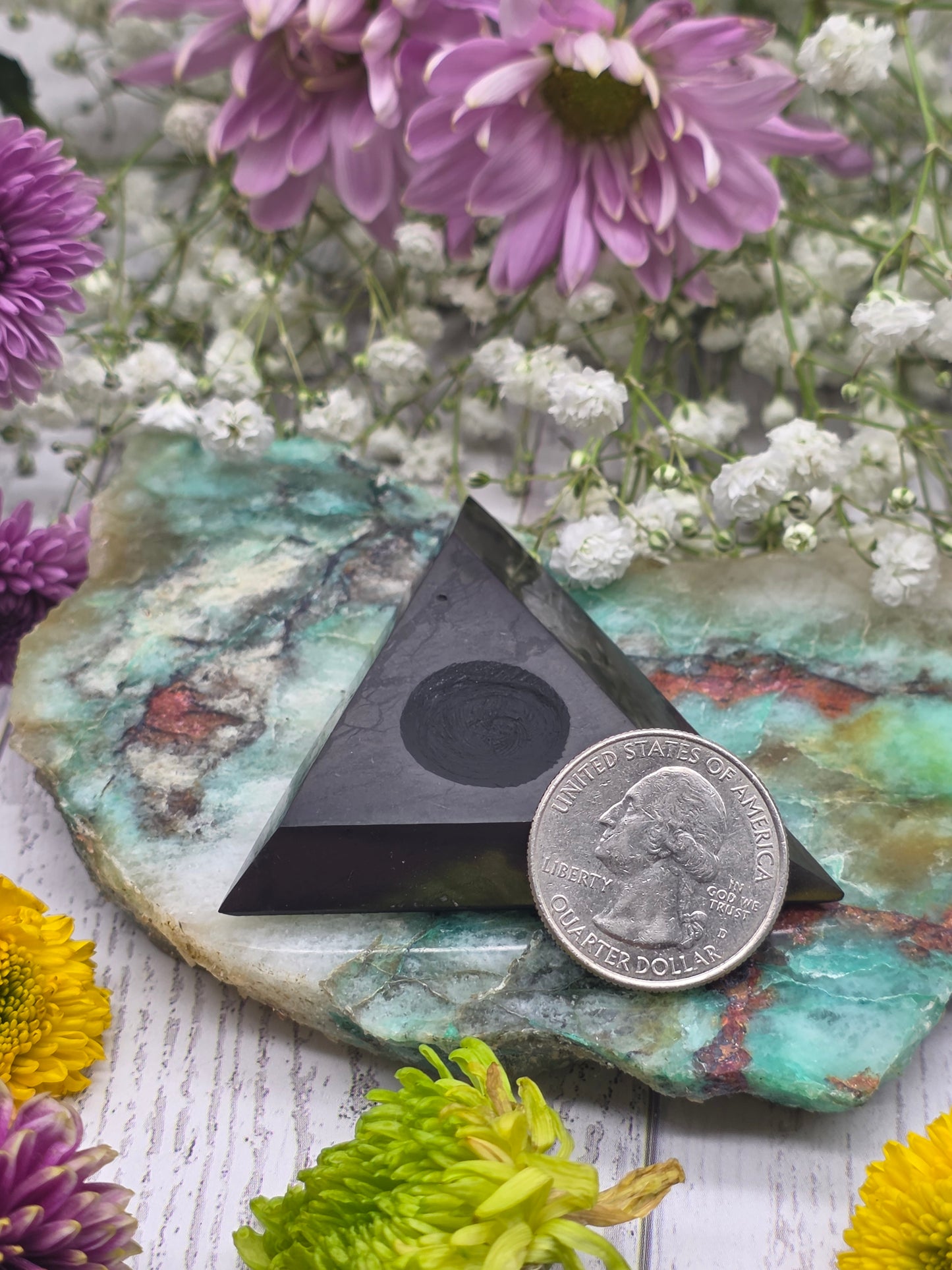 Shungite Triangle Sphere Stand