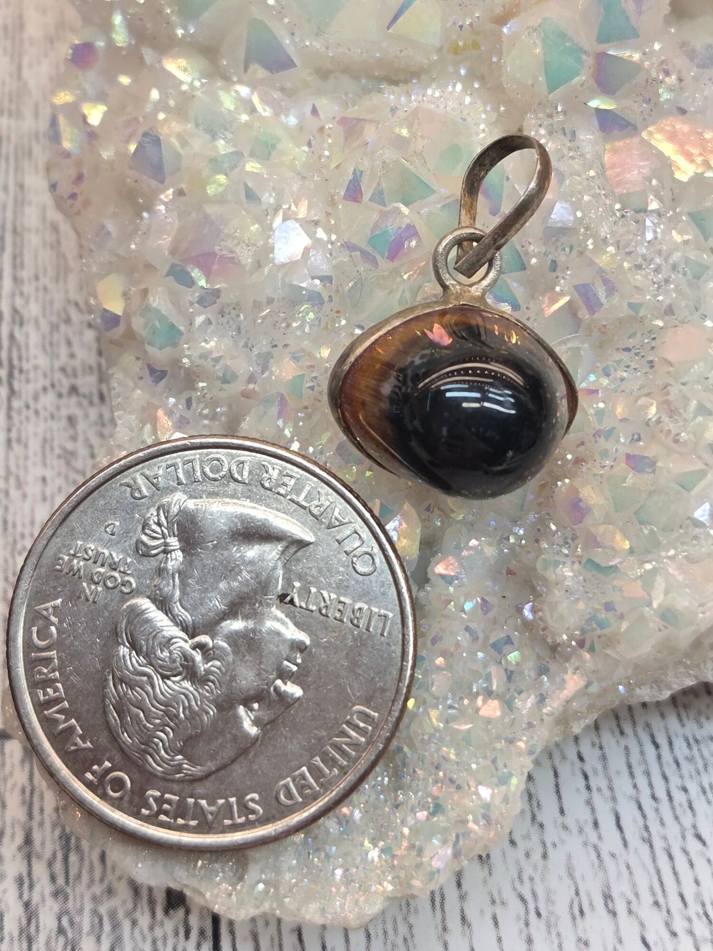 Agate Eye Pendant - alternate view