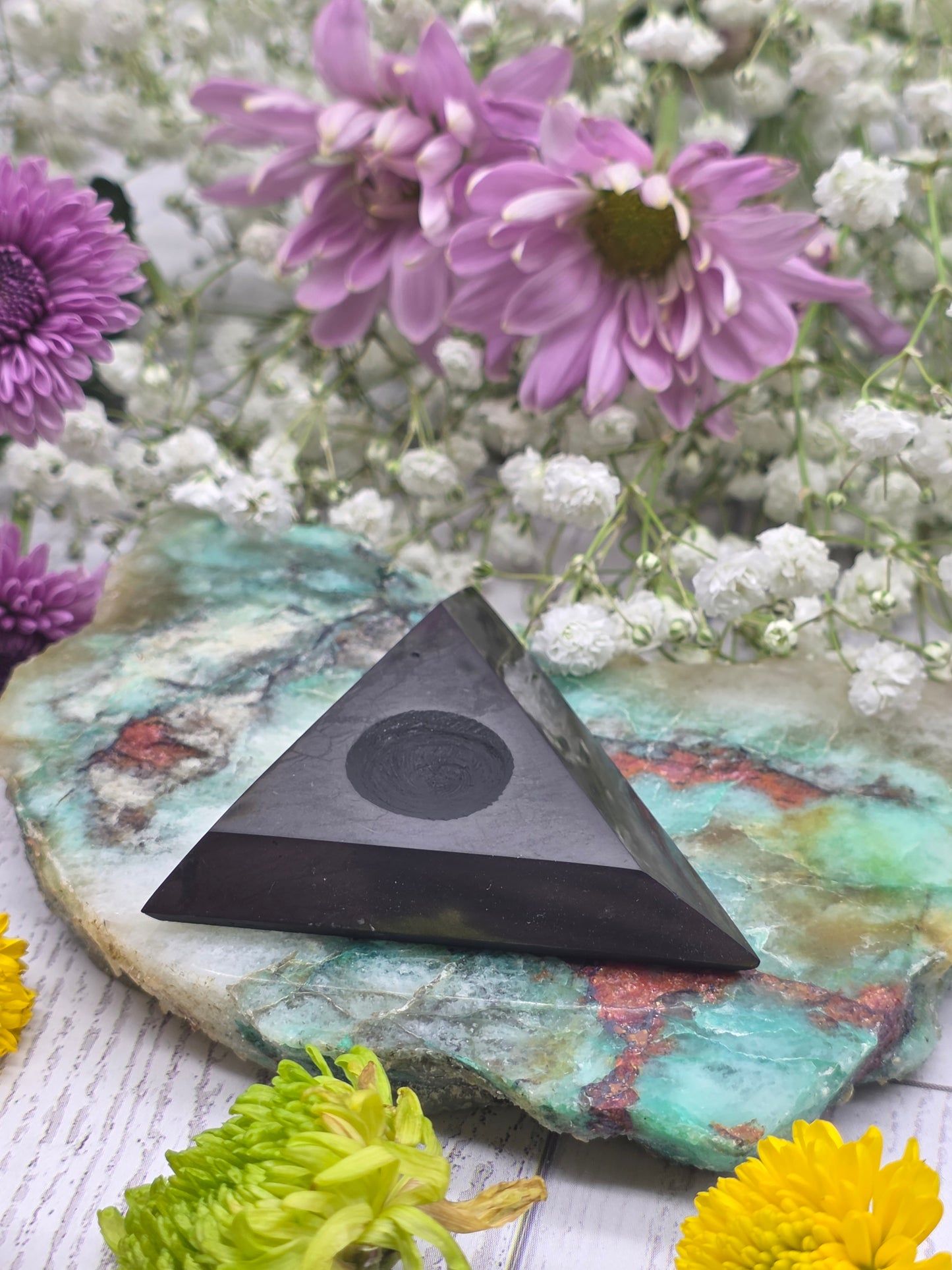 Shungite Triangle Sphere Stand