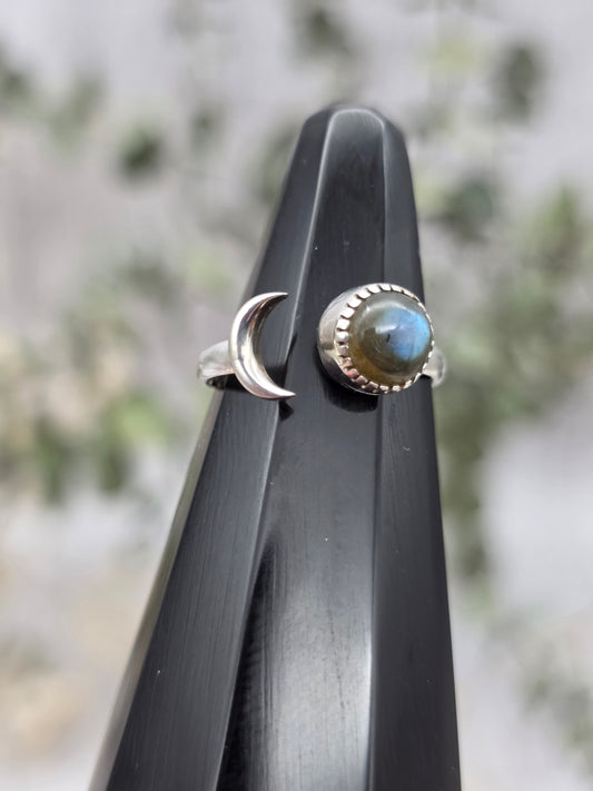 Labradorite Moon Ring
