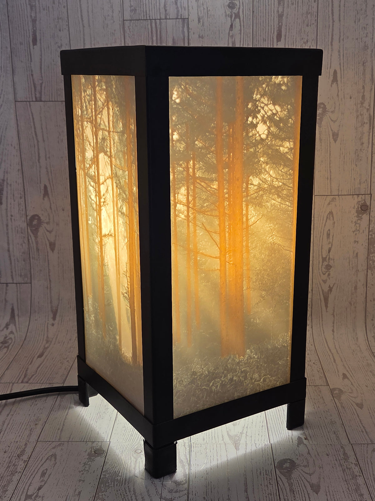 Lithophane lamp with forest design