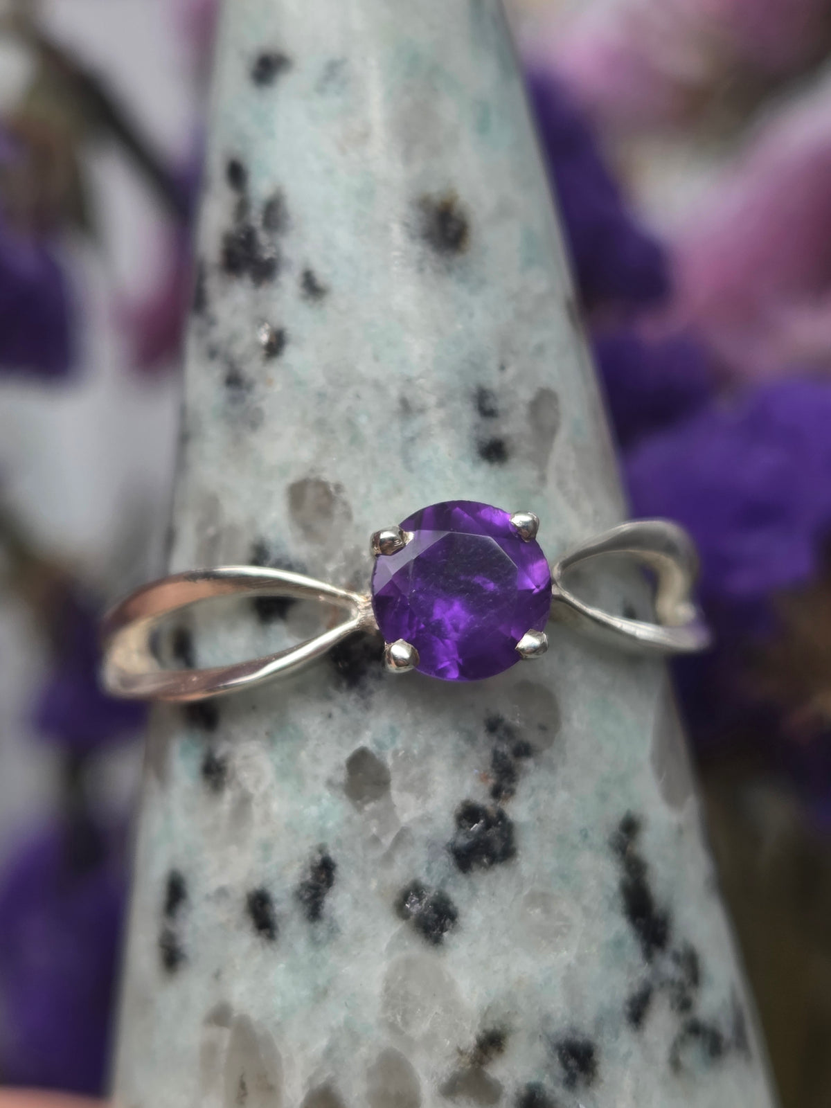 Amethyst ring set in sterling silver