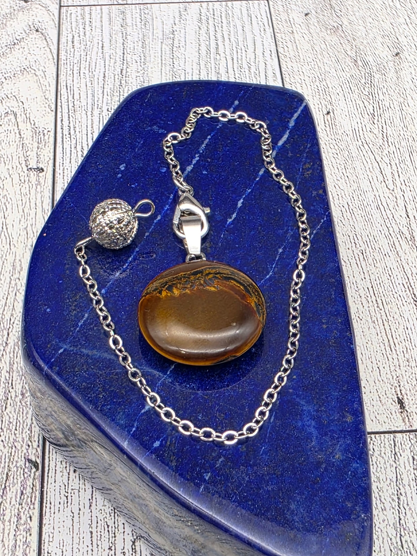 Round Crystal Pendulum