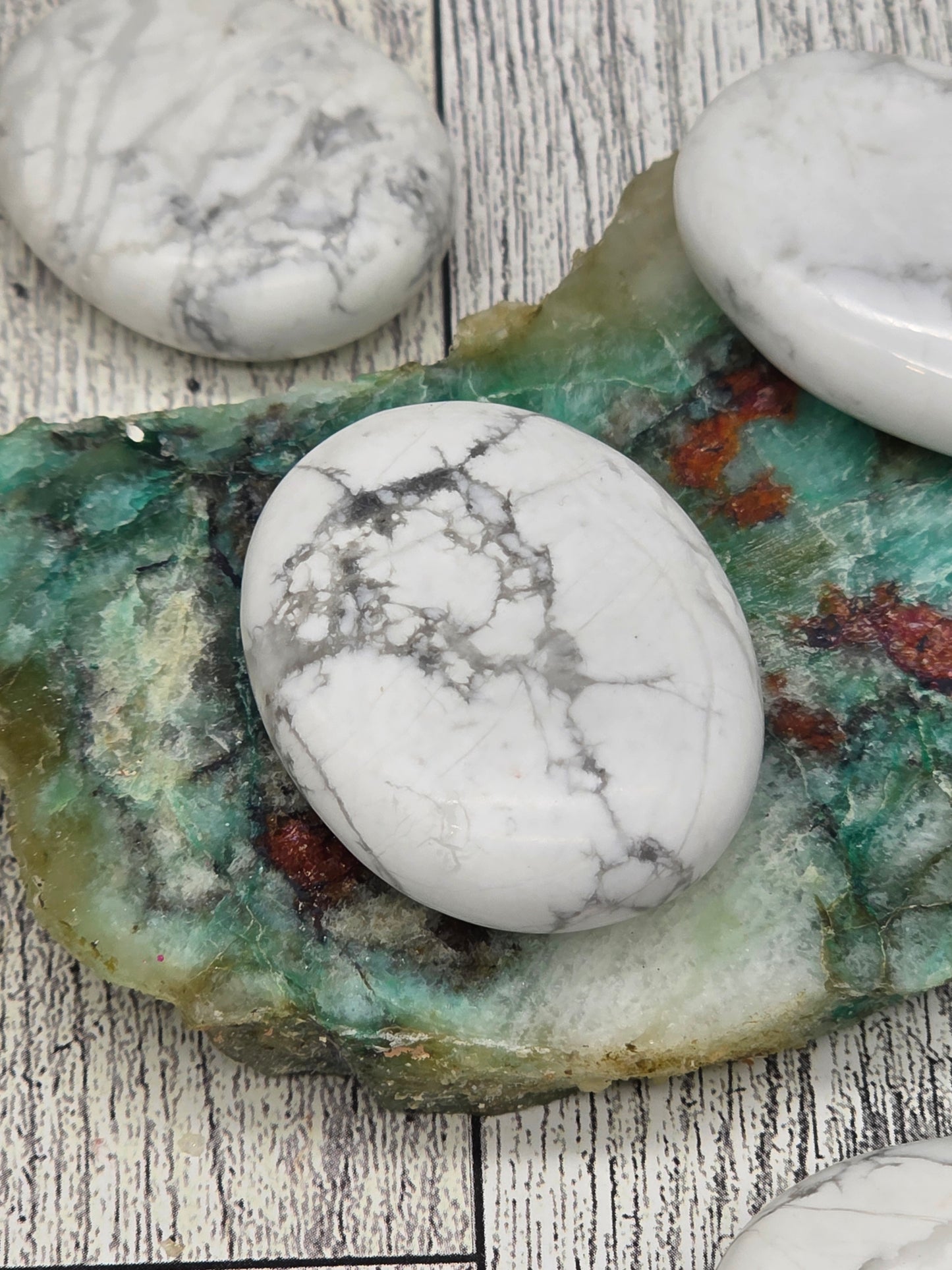 Howlite Palmstone