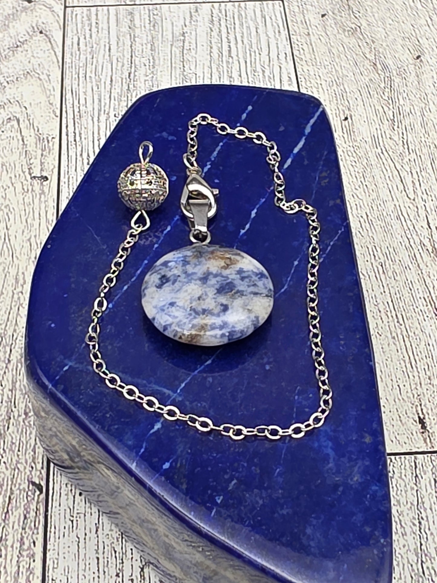 Round Crystal Pendulum